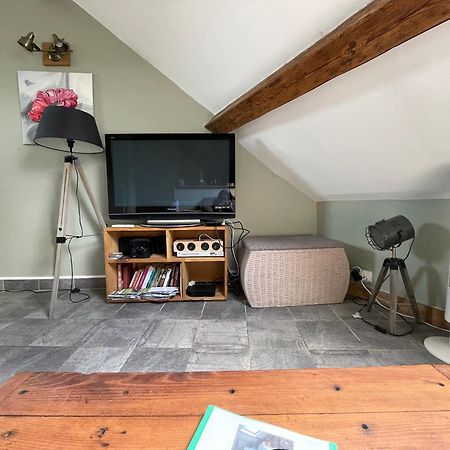 Grand Studio Bayeux: Cozy 3-Star in Historic Center Exterior photo